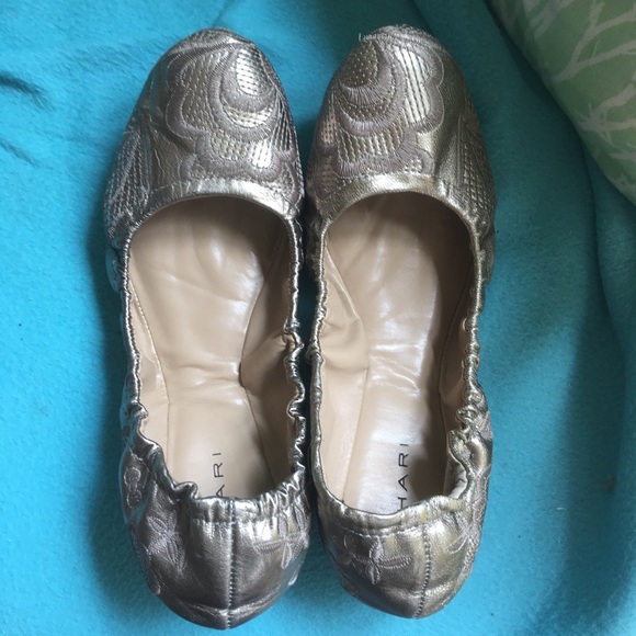 Tahari Shoes - Tahari Vivian Flats Size 7.5